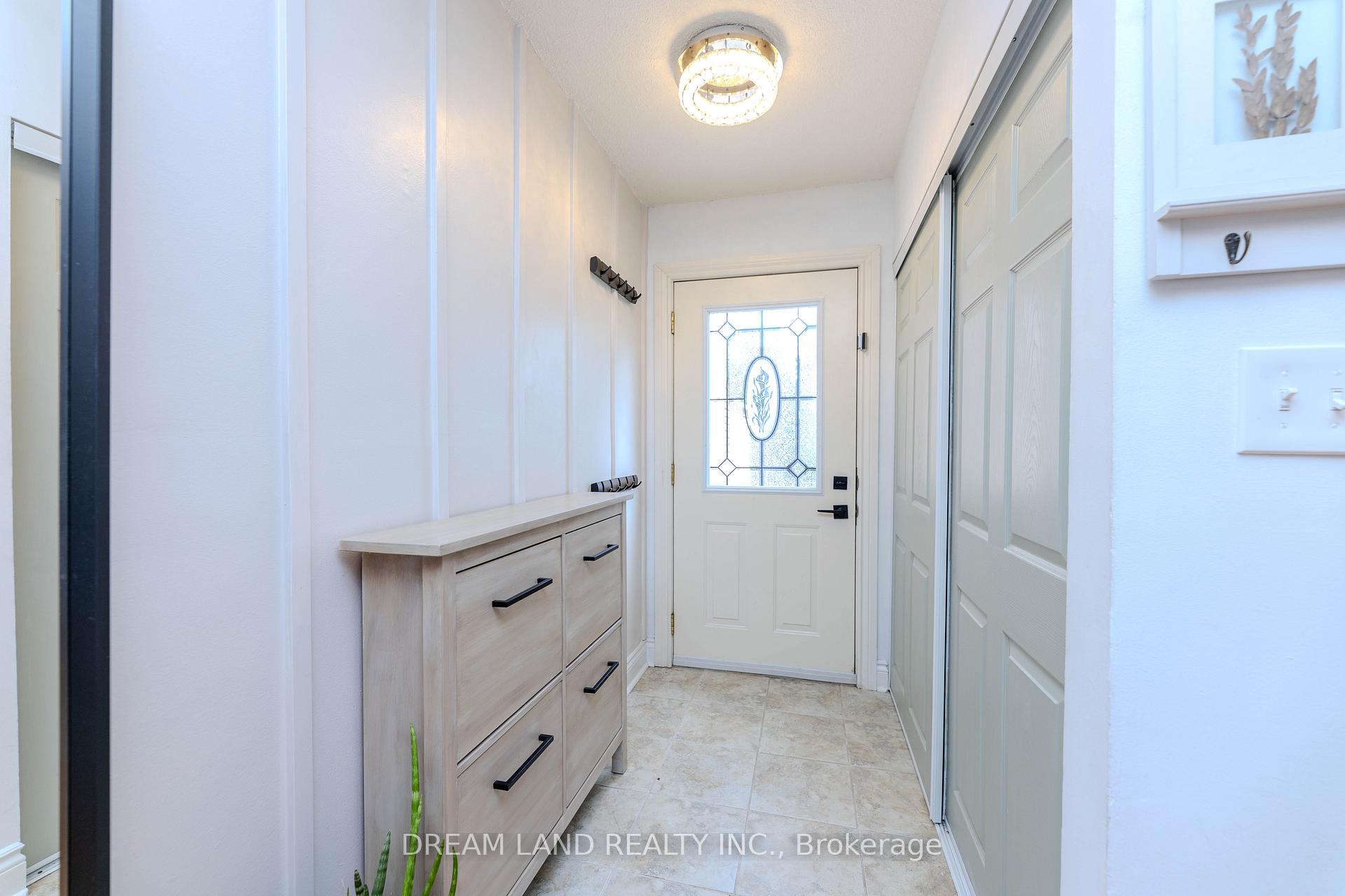 Photo 3 of Unit 2, 653 Francis Road, Burlington, LaSalle — HOMEH