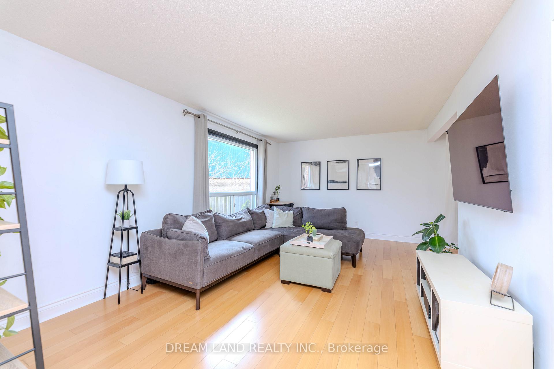 Photo 5 of Unit 2, 653 Francis Road, Burlington, LaSalle — HOMEH