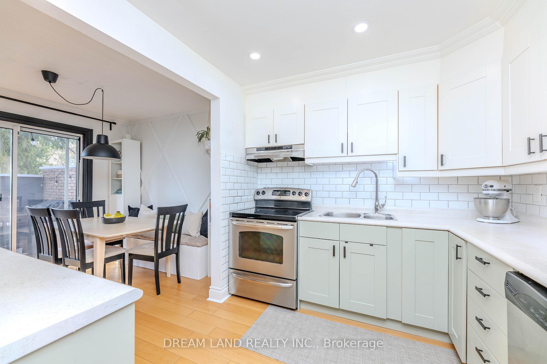 Photo 10 of Unit 2, 653 Francis Road, Burlington, LaSalle — HOMEH
