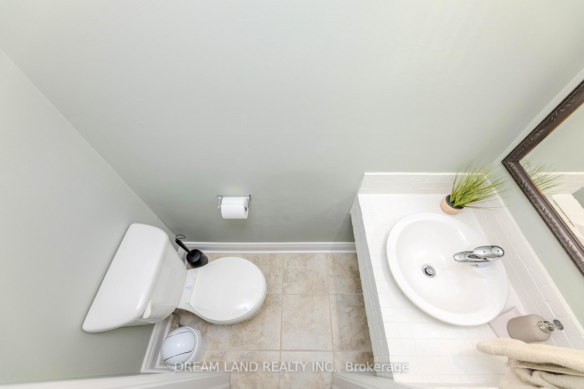 Photo 11 of Unit 2, 653 Francis Road, Burlington, LaSalle — HOMEH