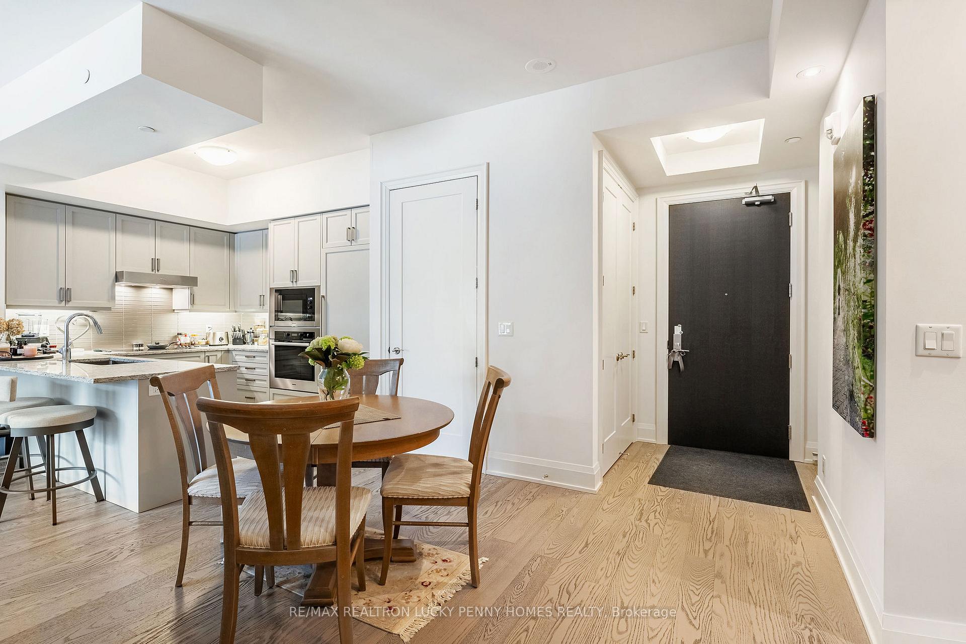 Photo 5 of Unit 207, 20 Fred Varley Drive, Markham, Unionville — HOMEH