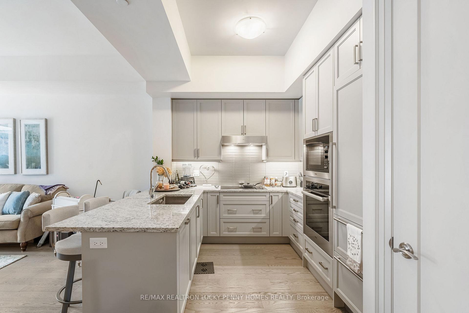 Photo 10 of Unit 207, 20 Fred Varley Drive, Markham, Unionville — HOMEH