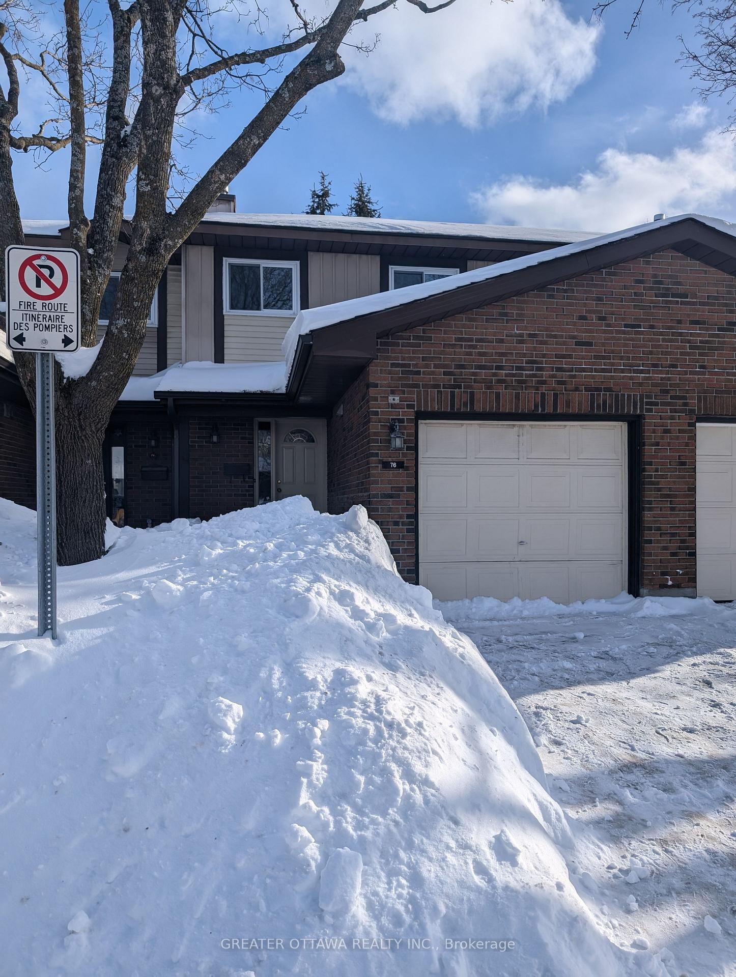 Front of 76 Clarkson Crescent W