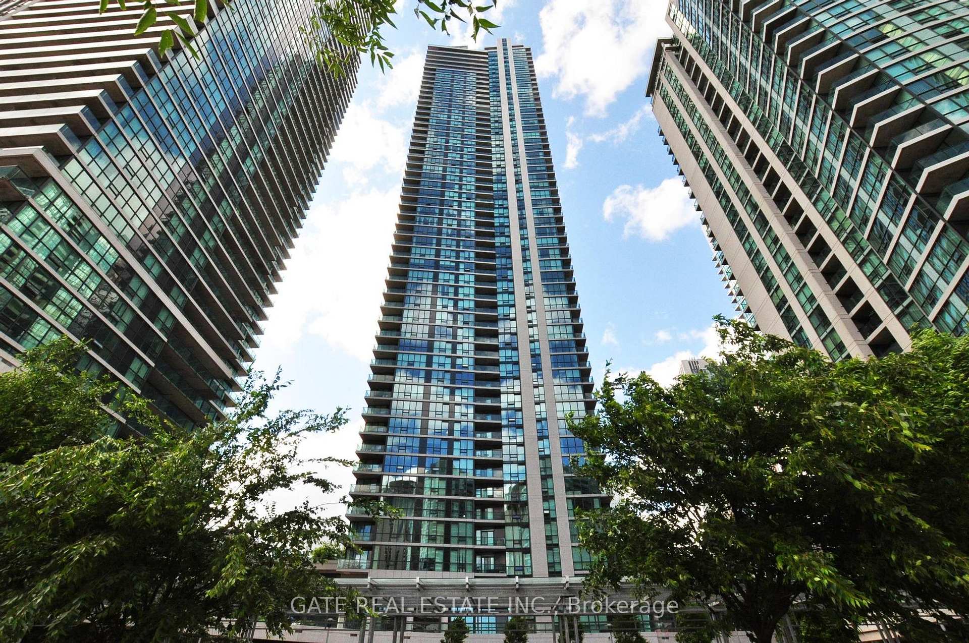 Front of Unit 1809, 18 Harbour Street