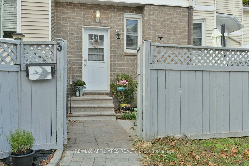Photo 2 of Unit 3, 355 Mullett Street, Carleton Place — HOMEH