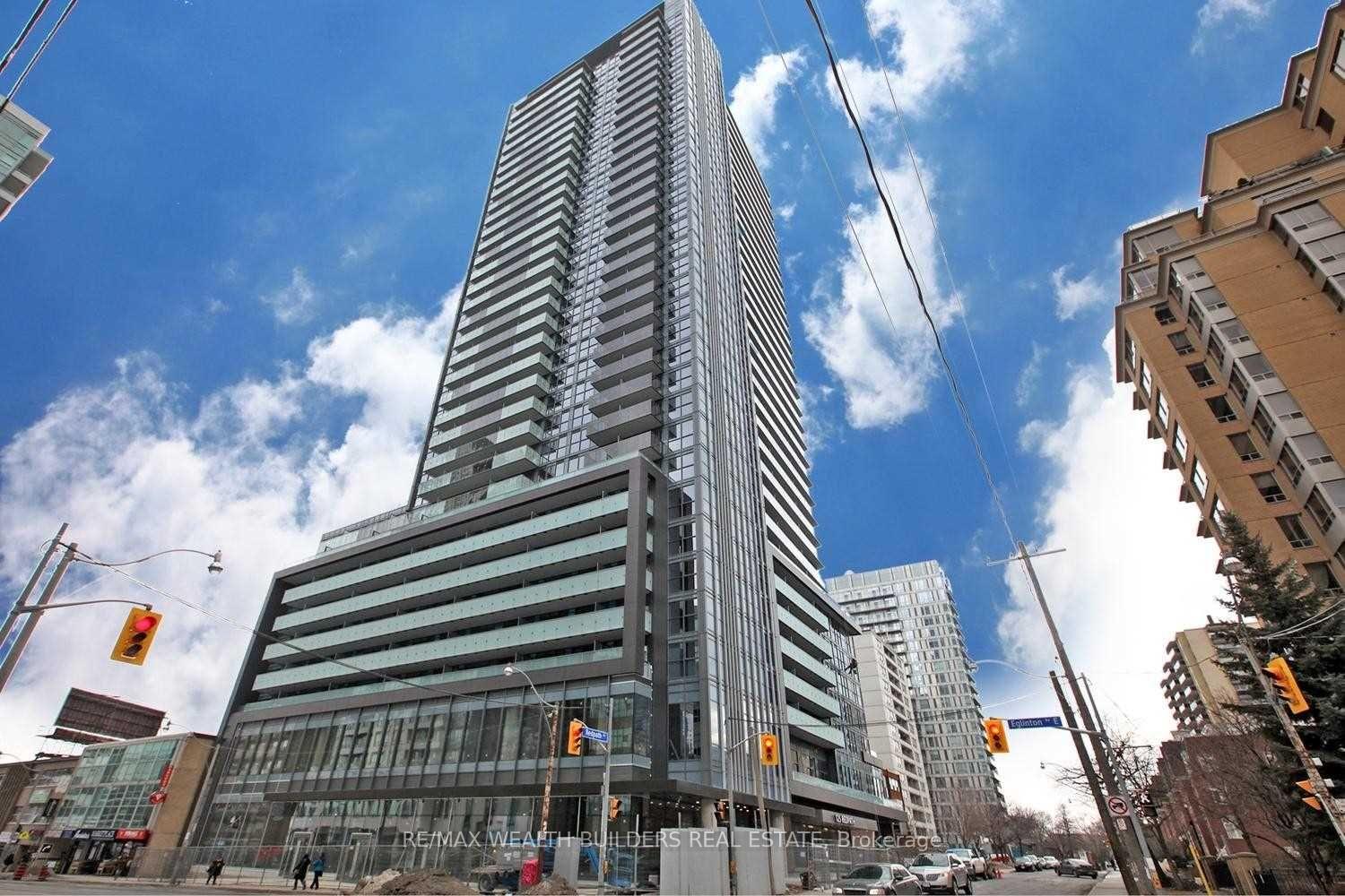 Front of Unit 1513, 125 Redpath Avenue