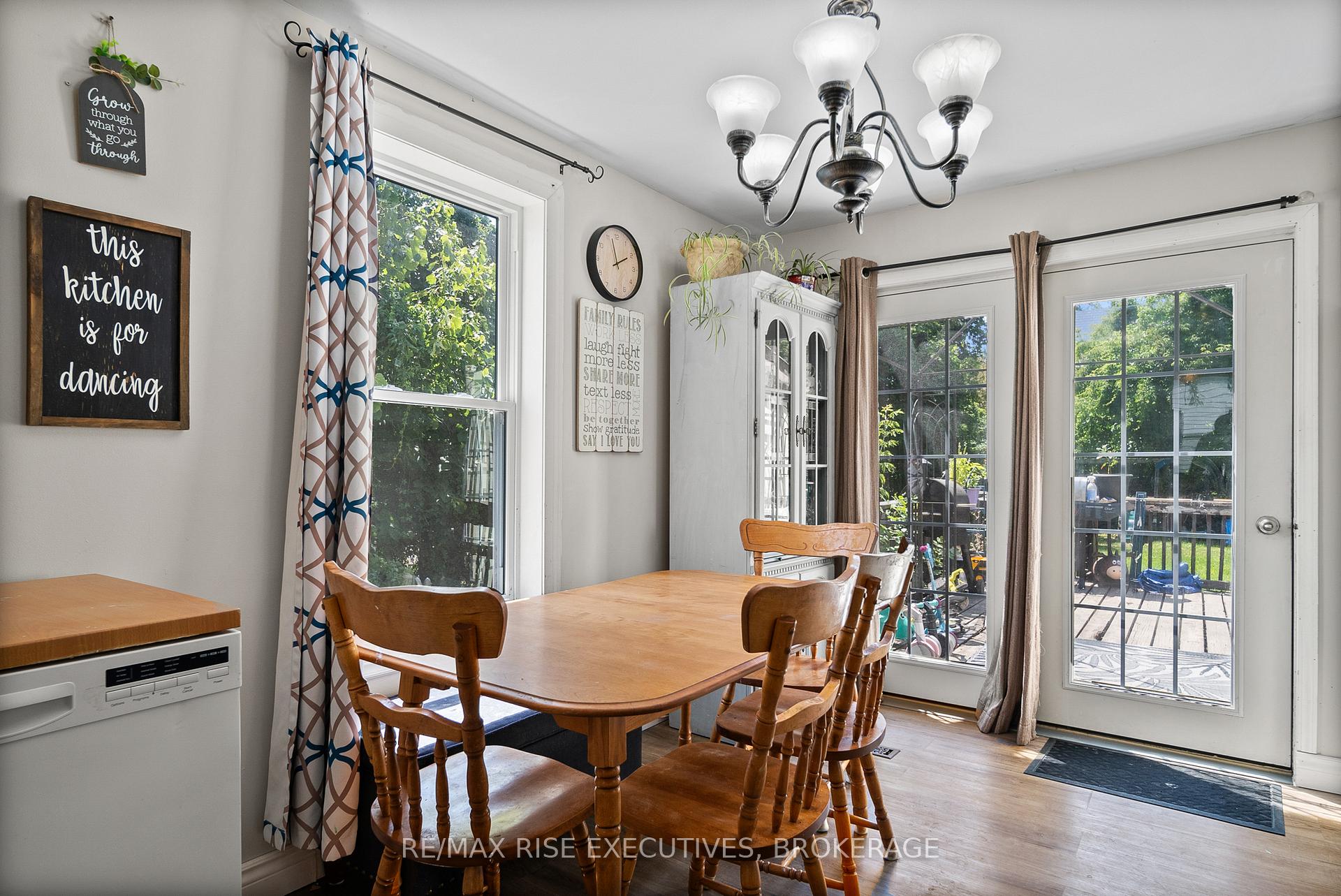 Photo 10 of 100 Elm Street, Gananoque — HOMEH