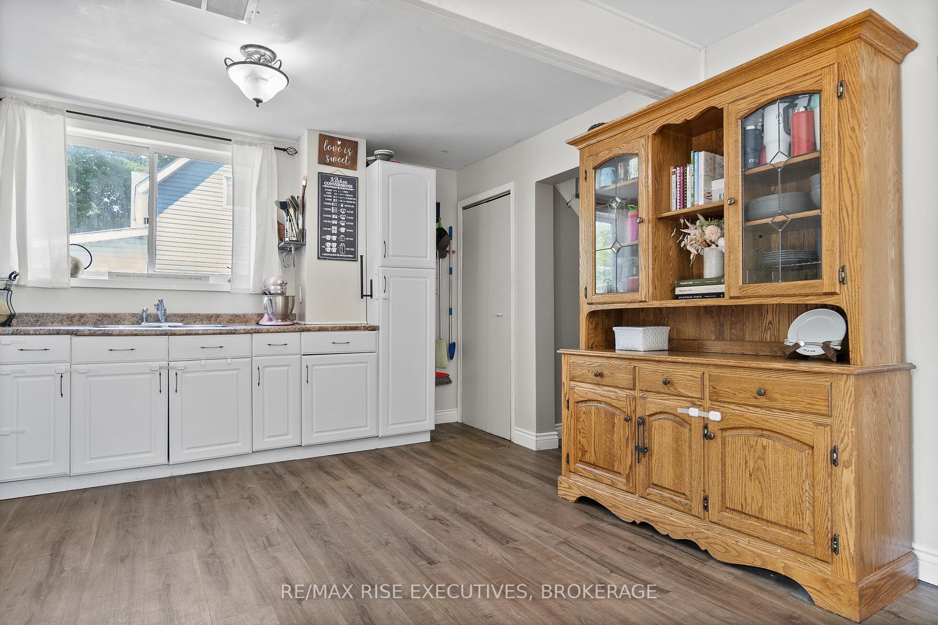 Photo 12 of 100 Elm Street, Gananoque — HOMEH