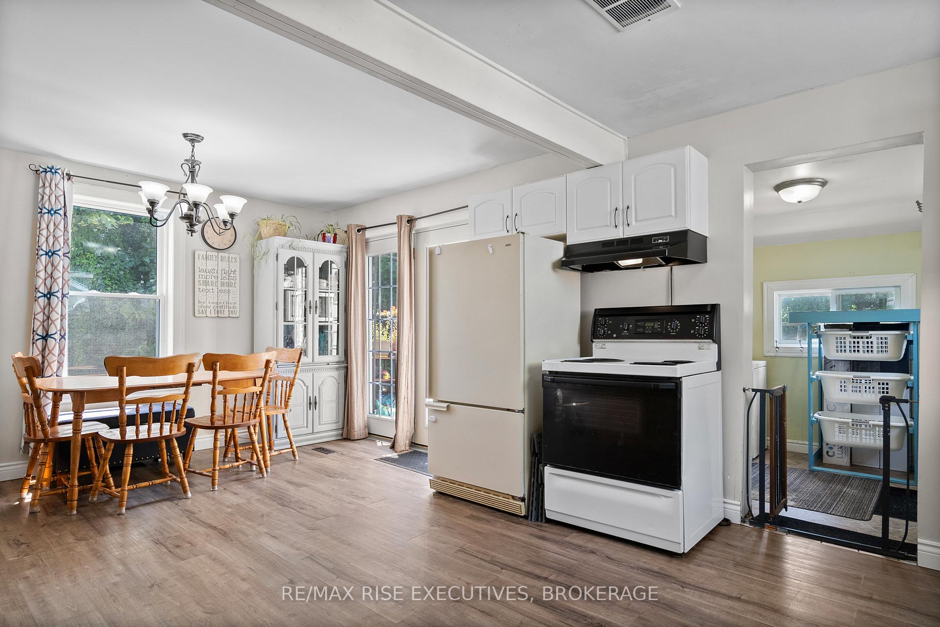 Photo 13 of 100 Elm Street, Gananoque — HOMEH