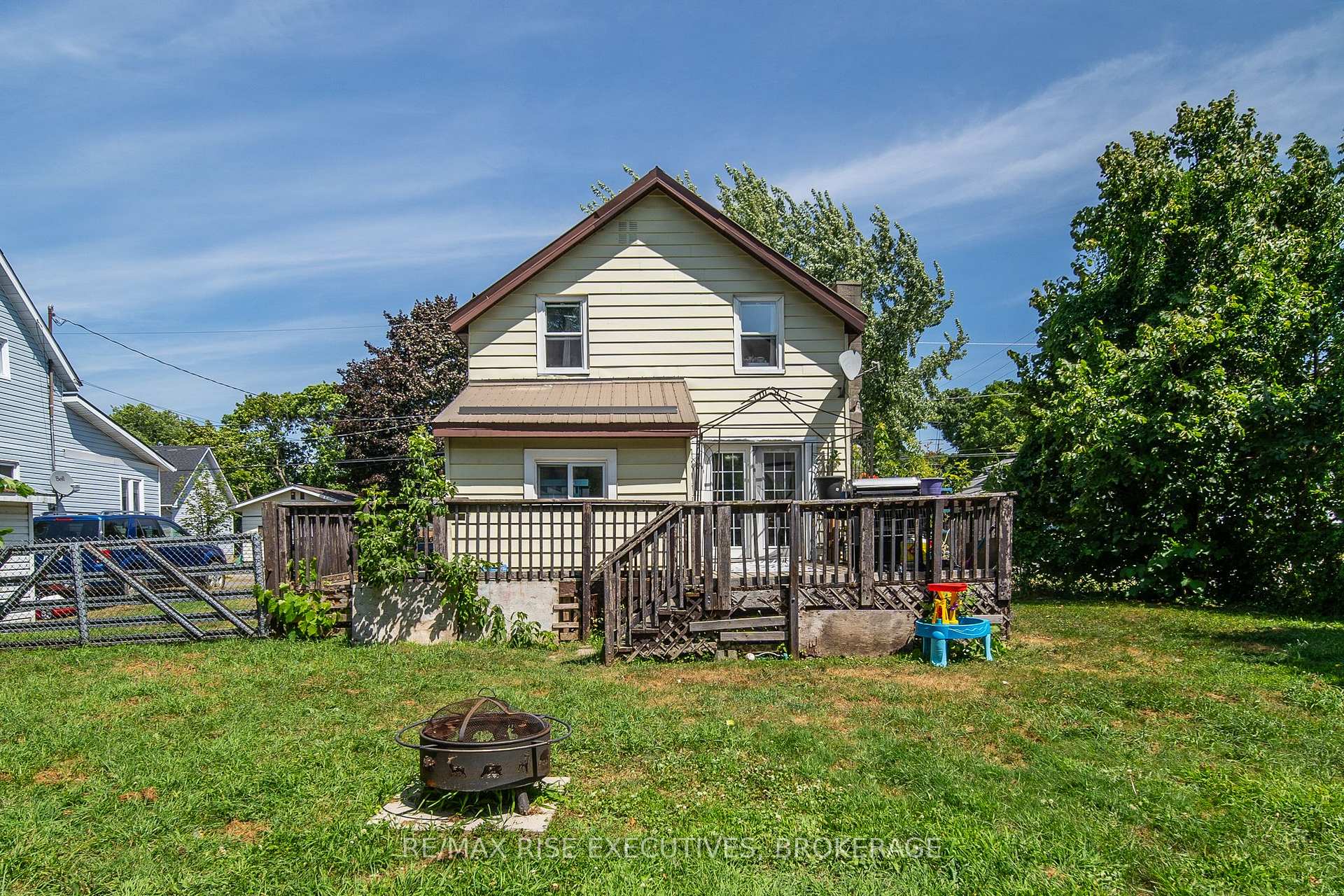 Photo 28 of 100 Elm Street, Gananoque — HOMEH