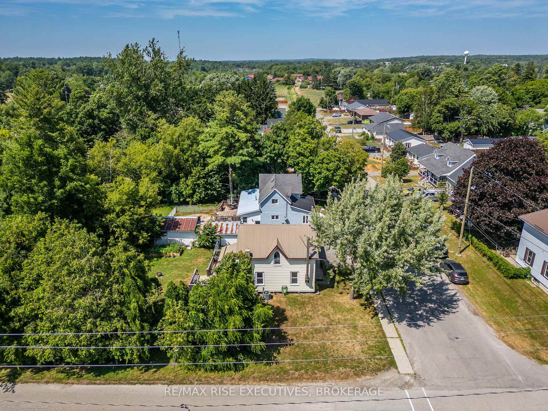 Photo 39 of 100 Elm Street, Gananoque — HOMEH