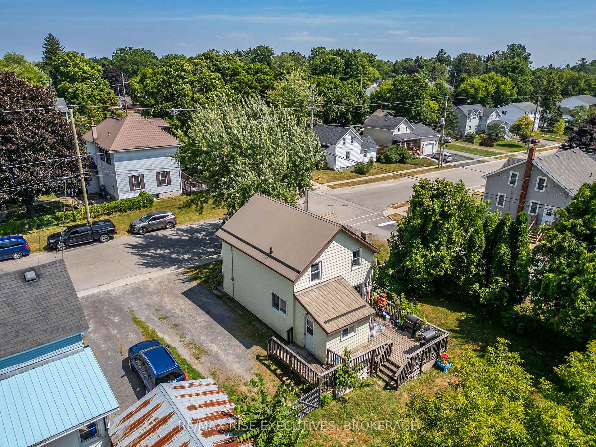 Photo 41 of 100 Elm Street, Gananoque — HOMEH