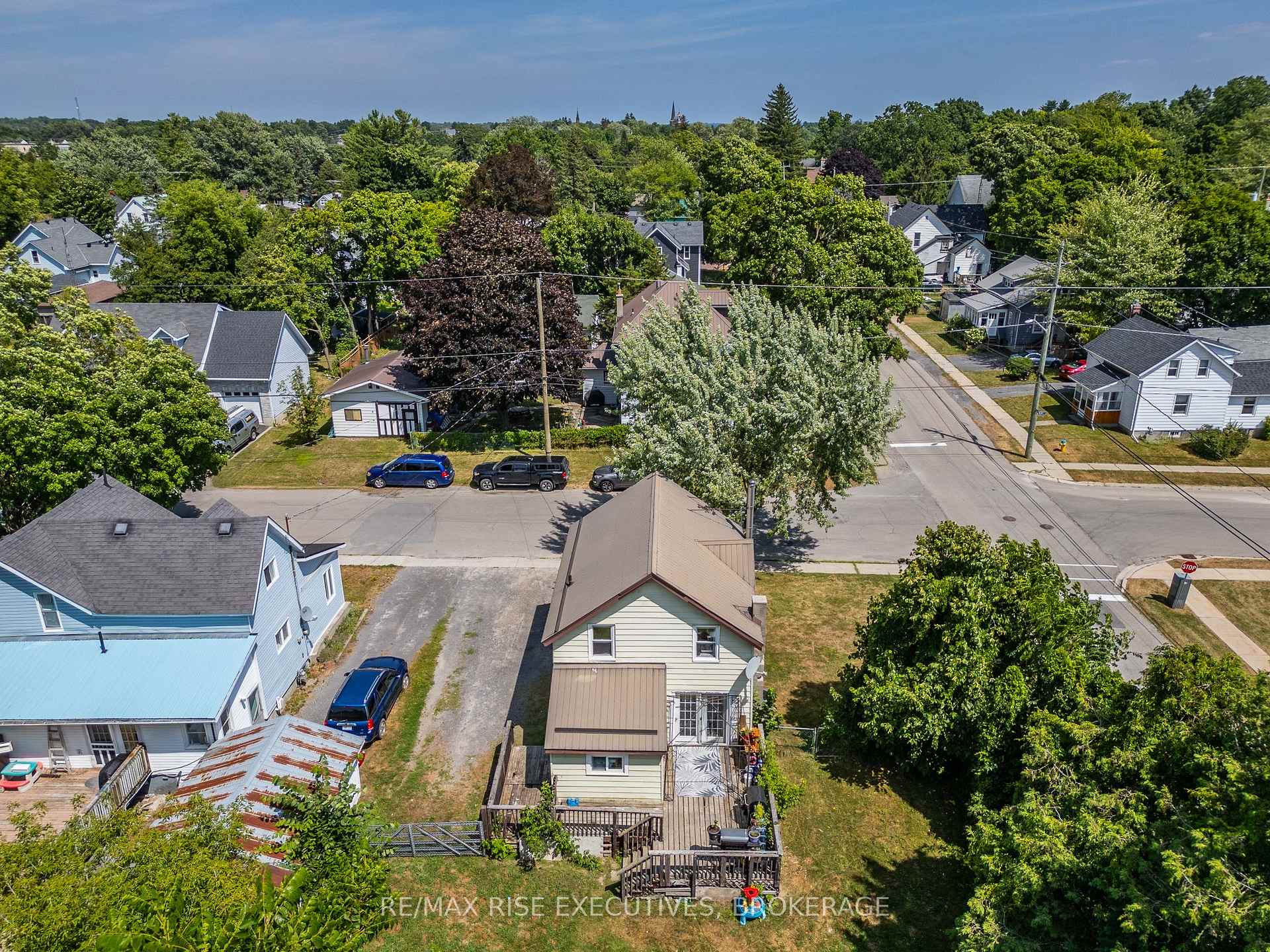 Photo 42 of 100 Elm Street, Gananoque — HOMEH