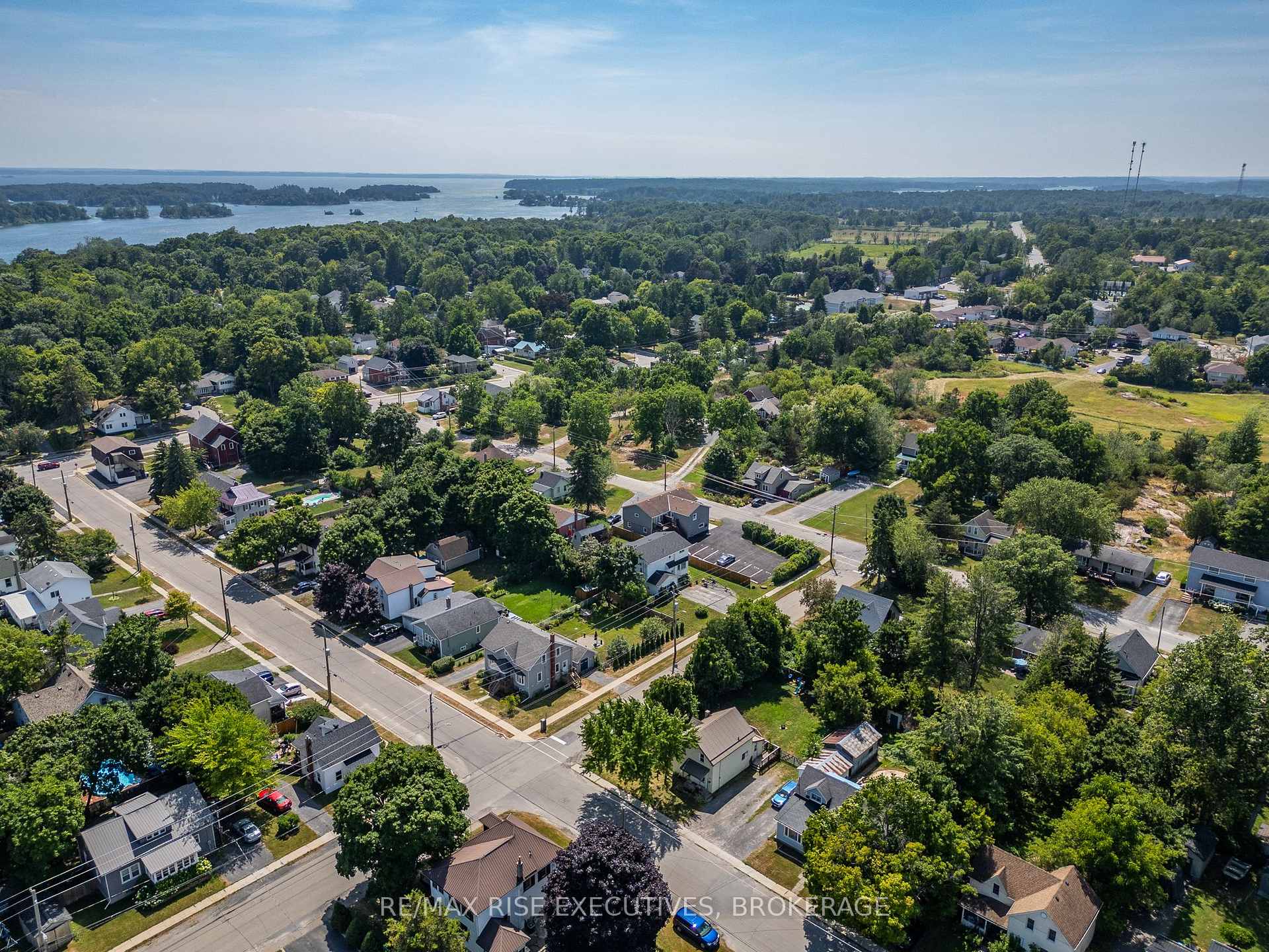 Photo 45 of 100 Elm Street, Gananoque — HOMEH