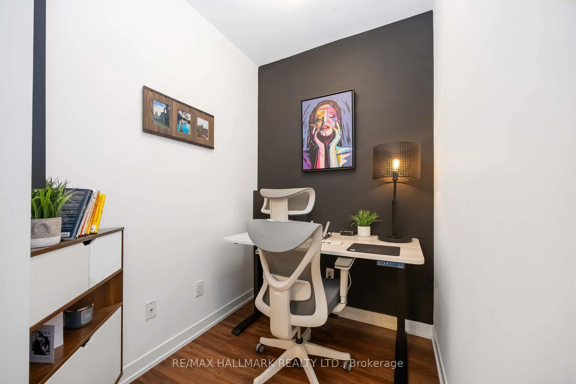 Photo 5 of Unit 902, 105 George Street, Toronto, Moss Park — HOMEH