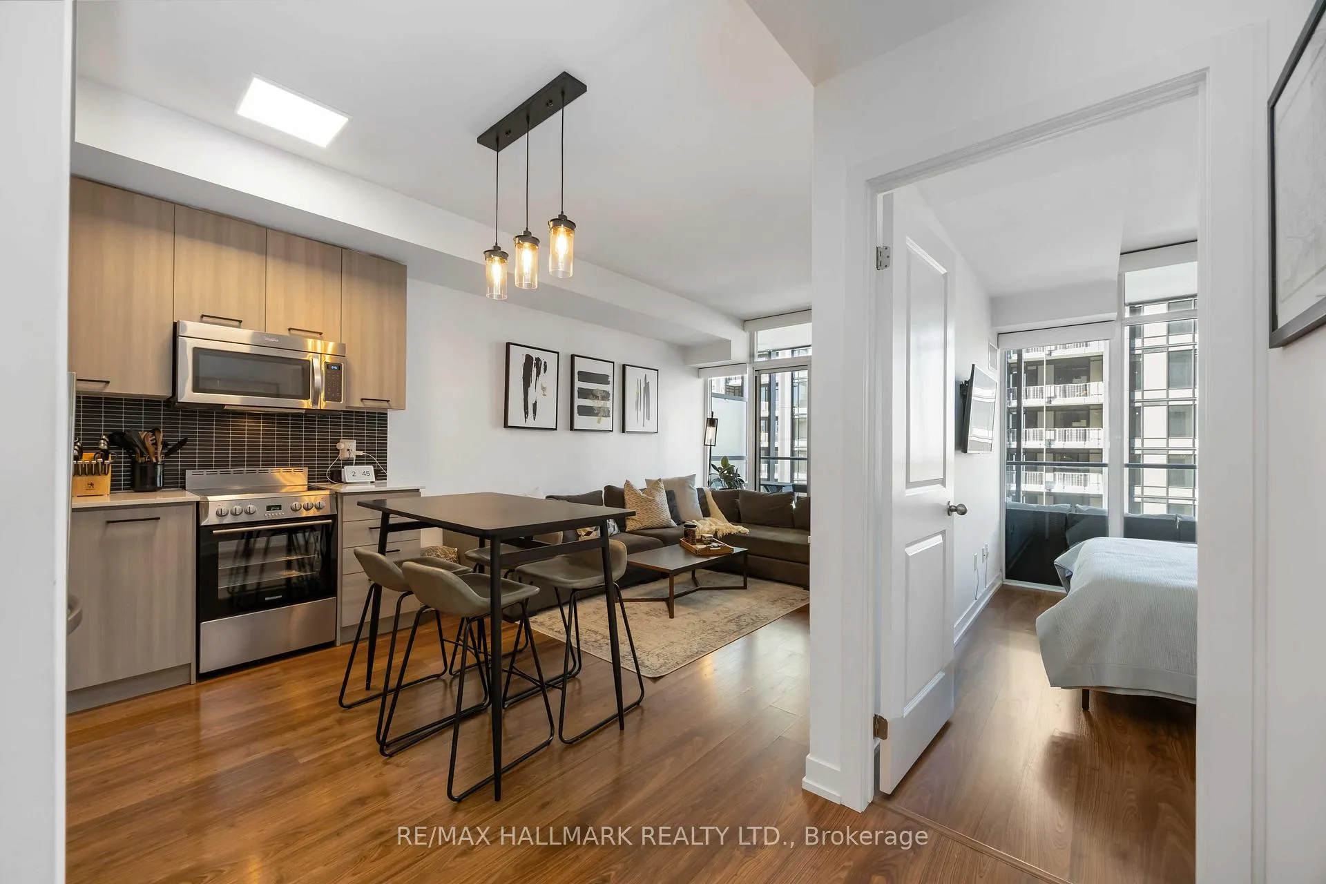 Photo 9 of Unit 902, 105 George Street, Toronto, Moss Park — HOMEH