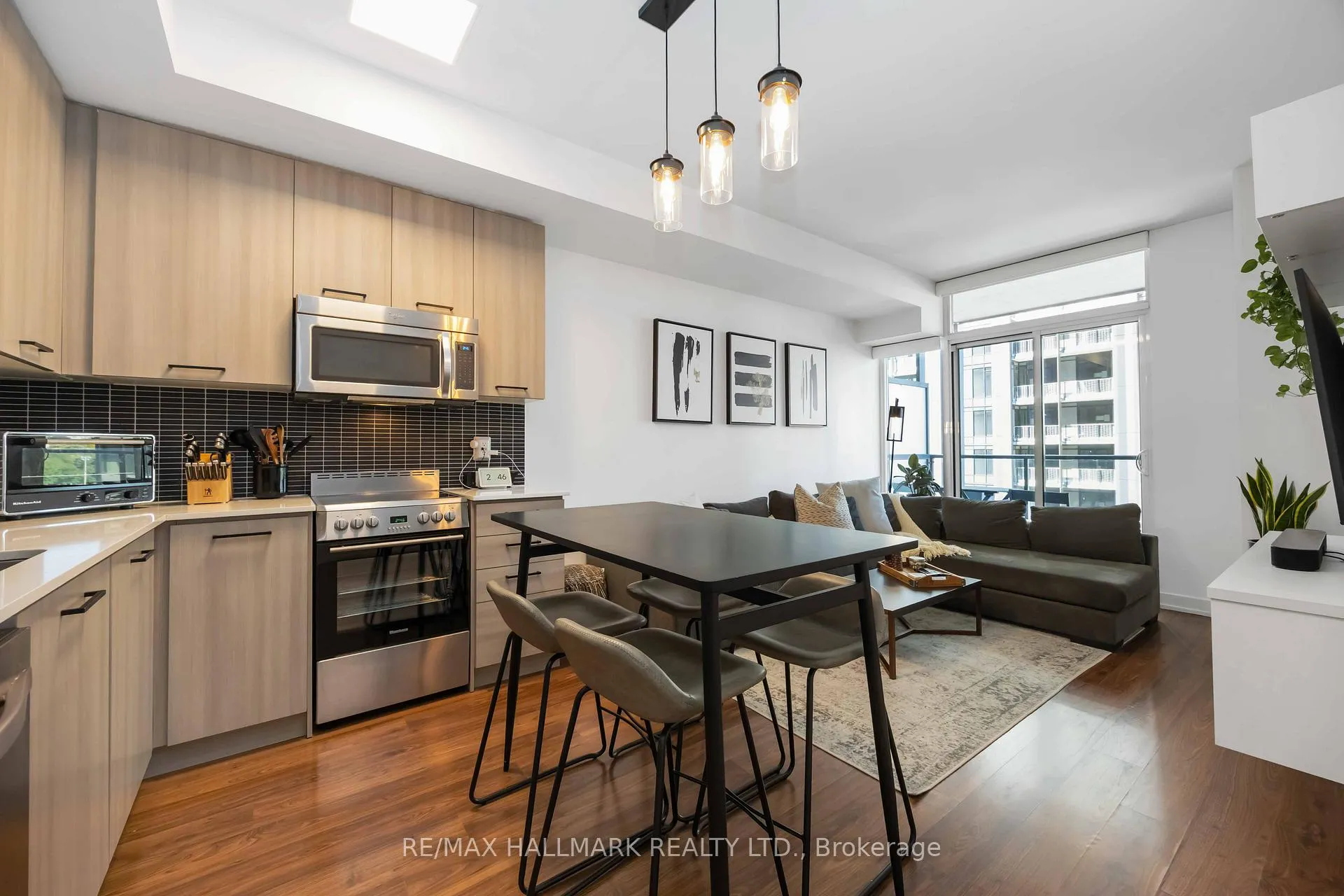 Photo 10 of Unit 902, 105 George Street, Toronto, Moss Park — HOMEH