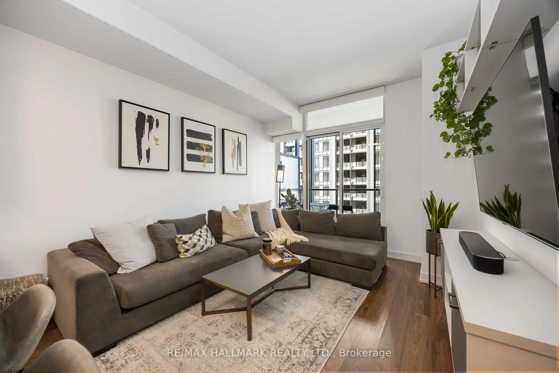 Photo 16 of Unit 902, 105 George Street, Toronto, Moss Park — HOMEH
