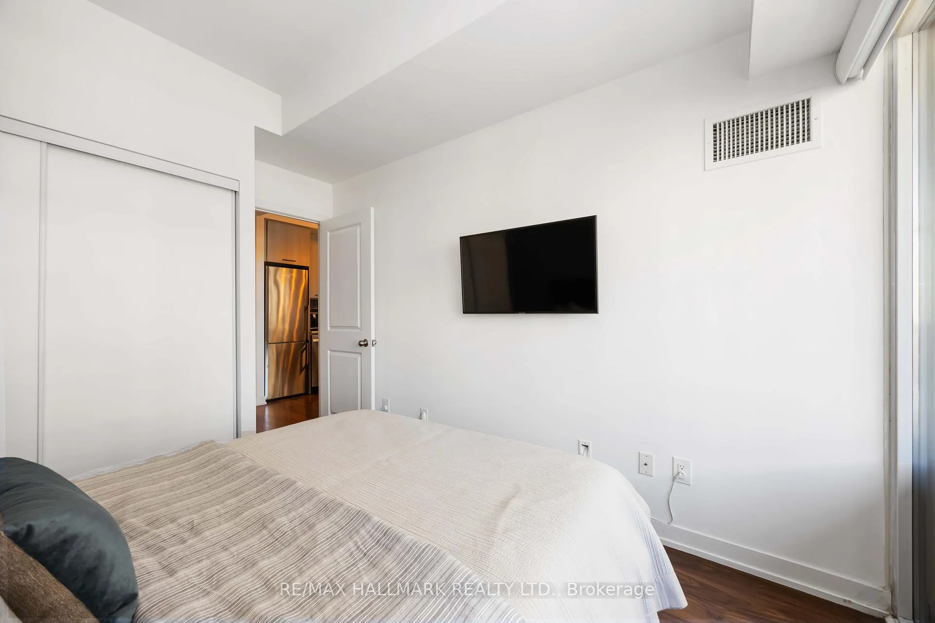 Photo 22 of Unit 902, 105 George Street, Toronto, Moss Park — HOMEH