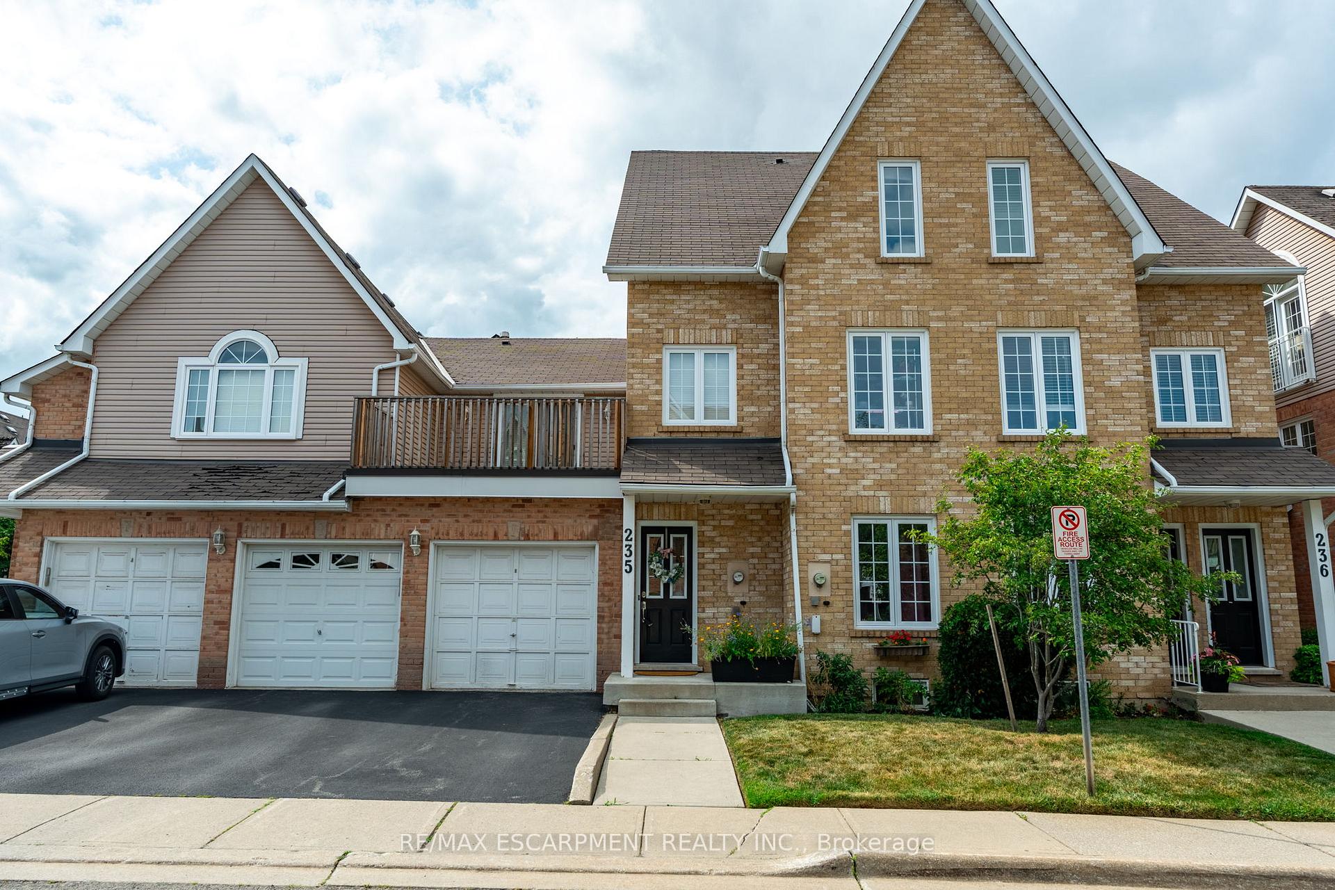 Photo 2 of Unit 235, 2075 Walkers Line, Burlington, Rose — HOMEH