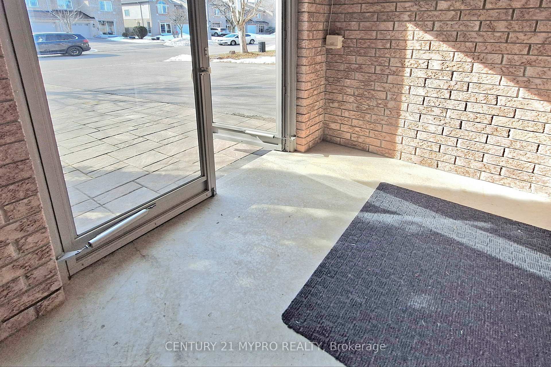 Photo 5 of 32 Bilbrough Street, Aurora, Bayview Northeast — HOMEH