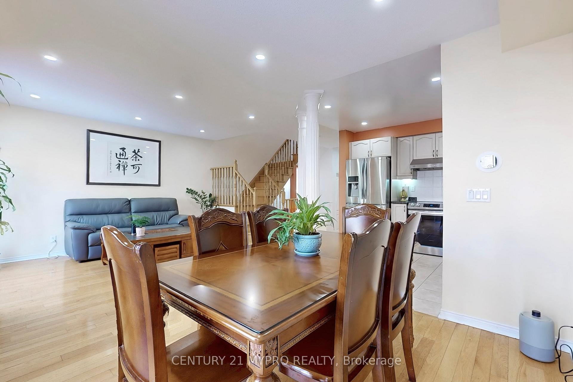 Photo 11 of 32 Bilbrough Street, Aurora, Bayview Northeast — HOMEH