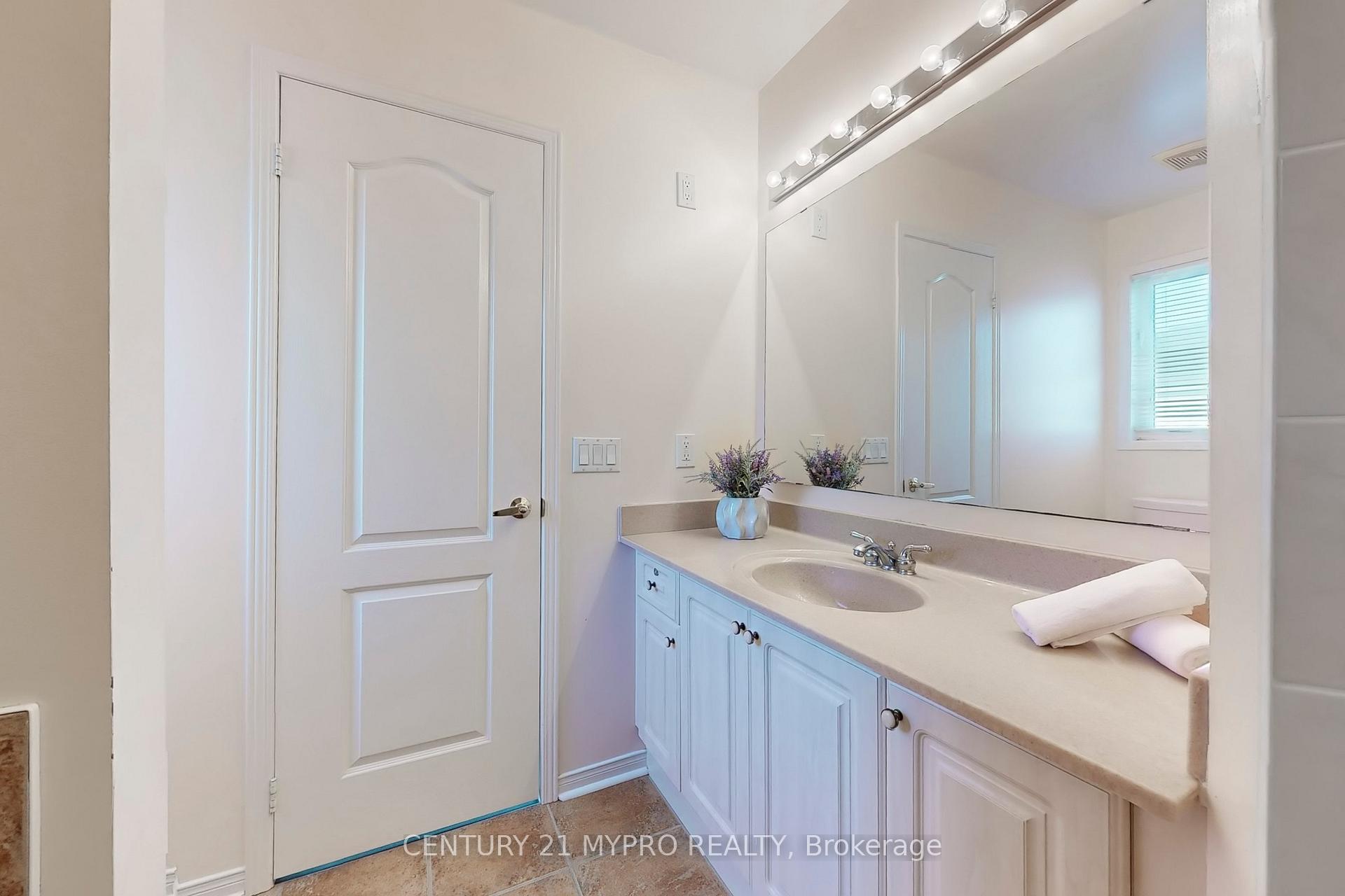 Photo 31 of 32 Bilbrough Street, Aurora, Bayview Northeast — HOMEH