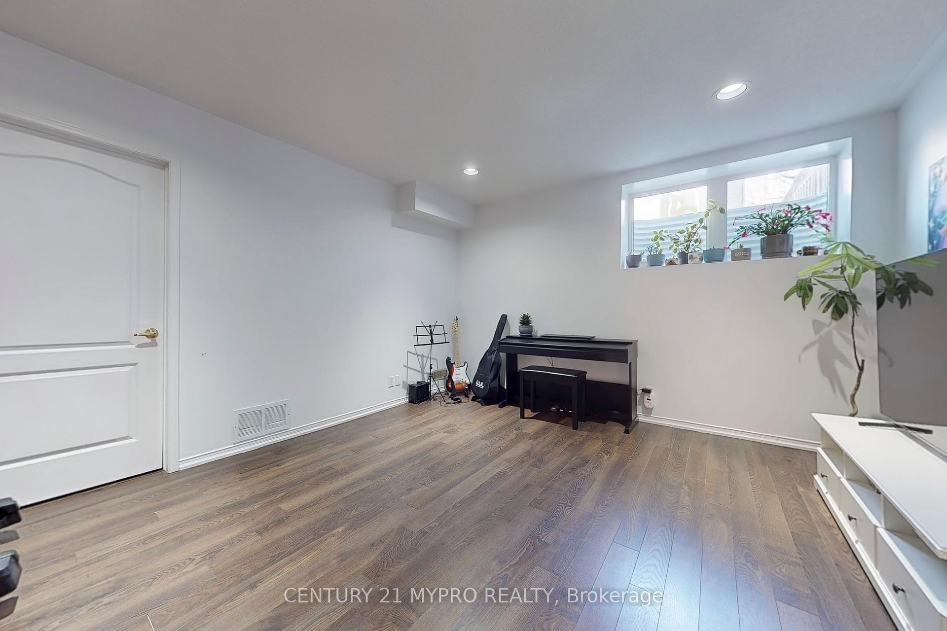 Photo 41 of 32 Bilbrough Street, Aurora, Bayview Northeast — HOMEH