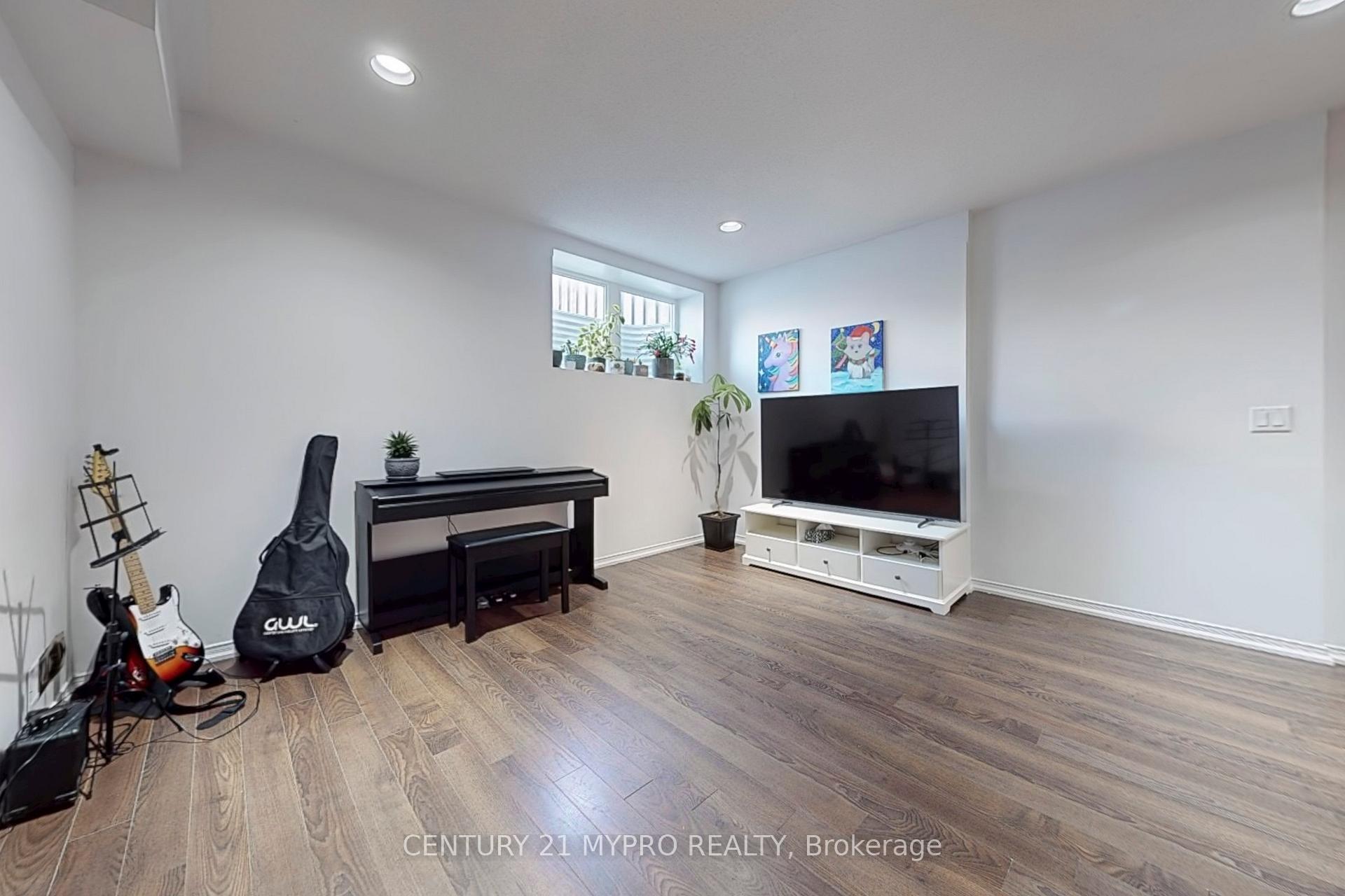 Photo 42 of 32 Bilbrough Street, Aurora, Bayview Northeast — HOMEH