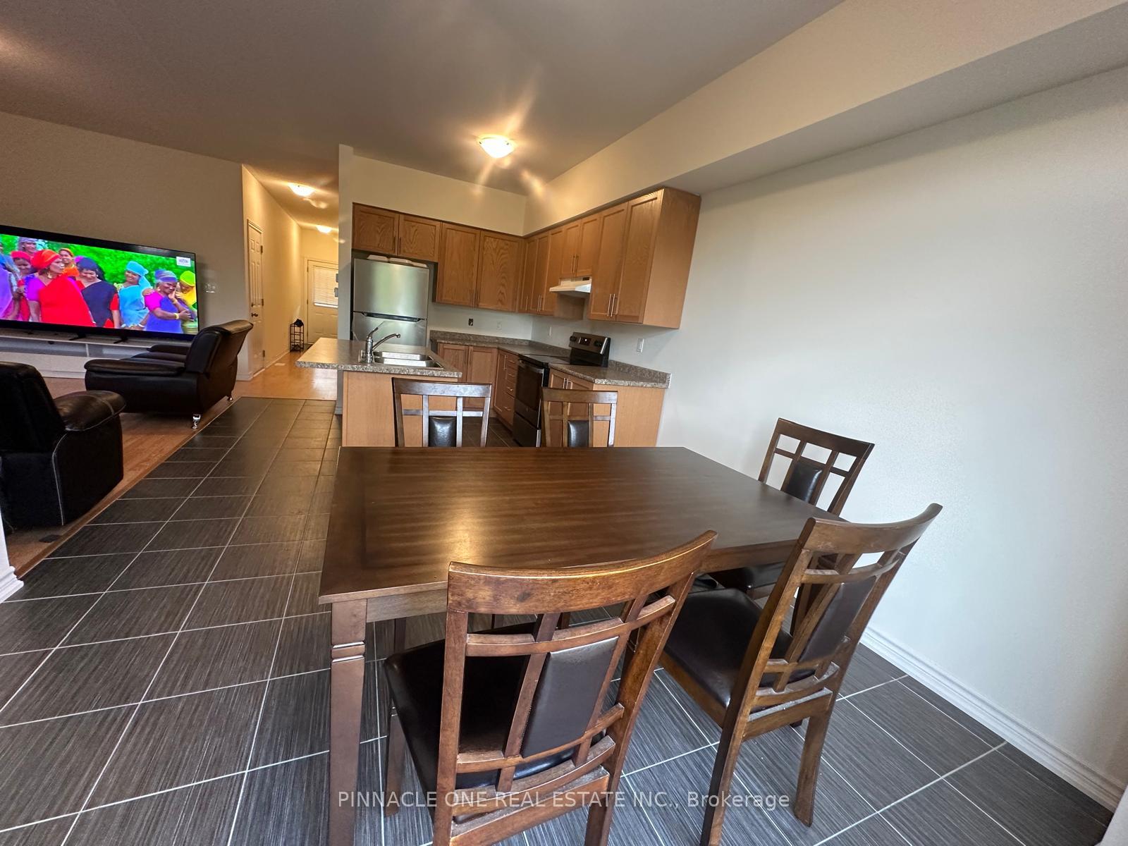 Photo 5 of 15 Jack Potts Way, Clarington, Courtice — HOMEH