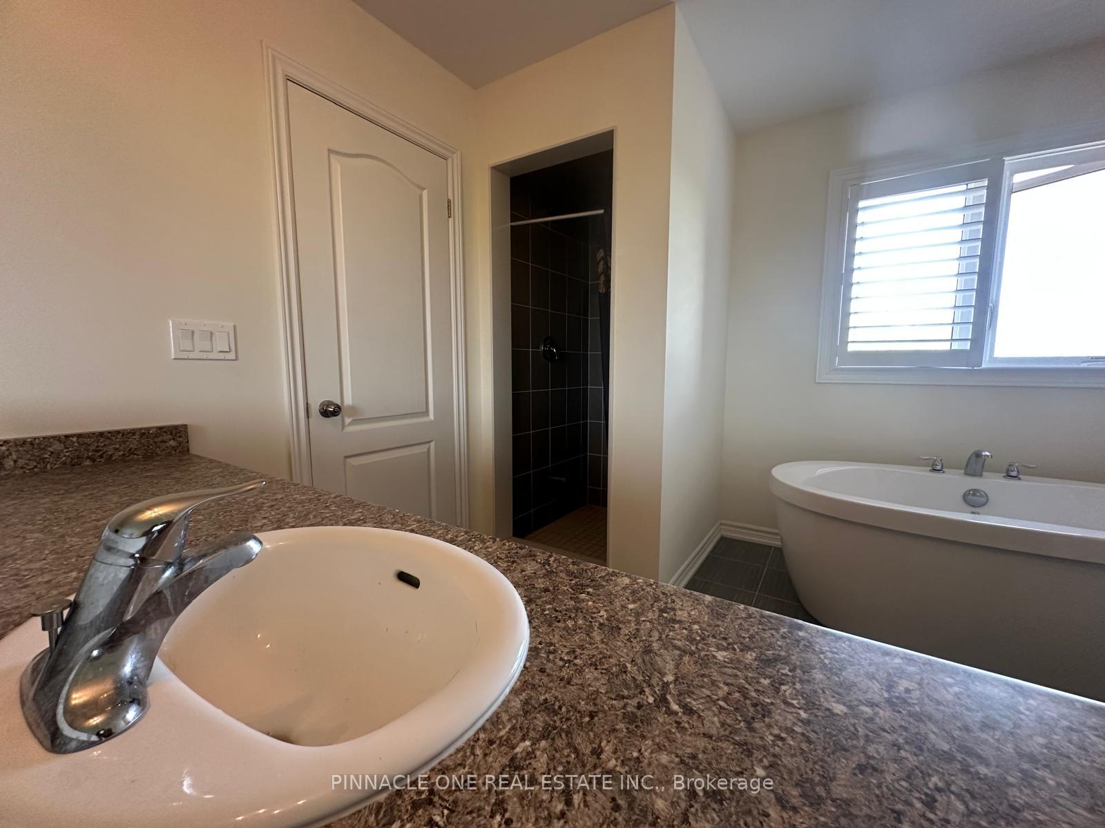 Photo 16 of 15 Jack Potts Way, Clarington, Courtice — HOMEH