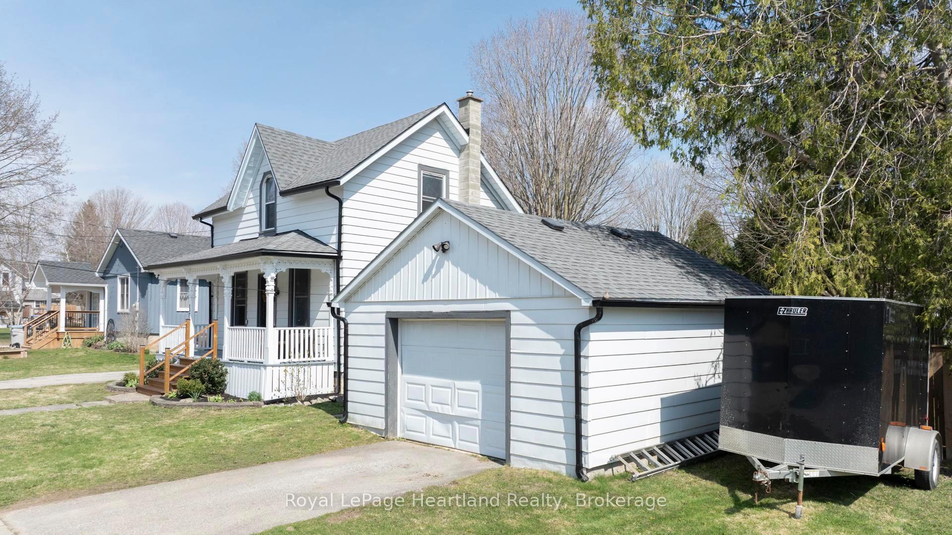 Photo 3 of 129 Orange Street S, Central Huron, Clinton — HOMEH
