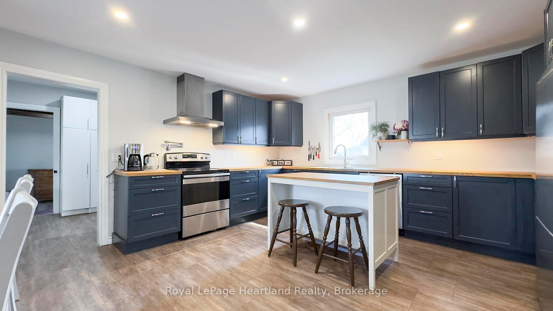 Photo 12 of 129 Orange Street S, Central Huron, Clinton — HOMEH
