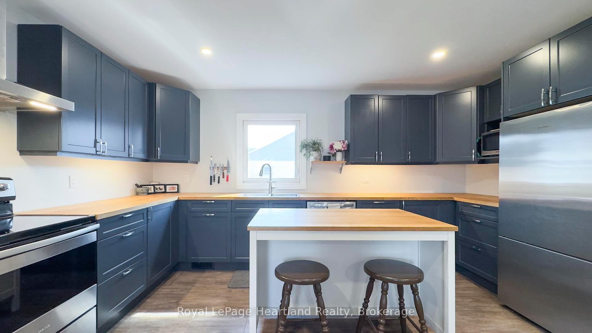 Photo 13 of 129 Orange Street S, Central Huron, Clinton — HOMEH