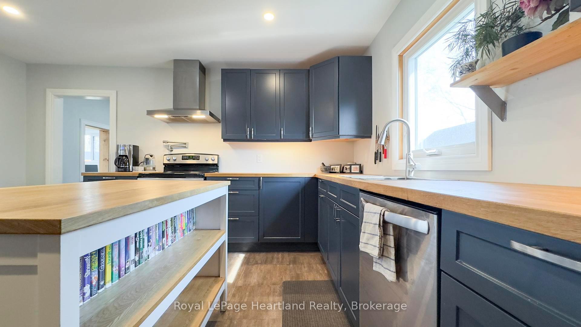 Photo 15 of 129 Orange Street S, Central Huron, Clinton — HOMEH