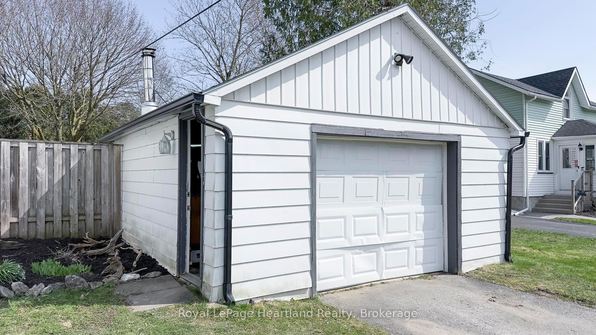 Photo 50 of 129 Orange Street S, Central Huron, Clinton — HOMEH