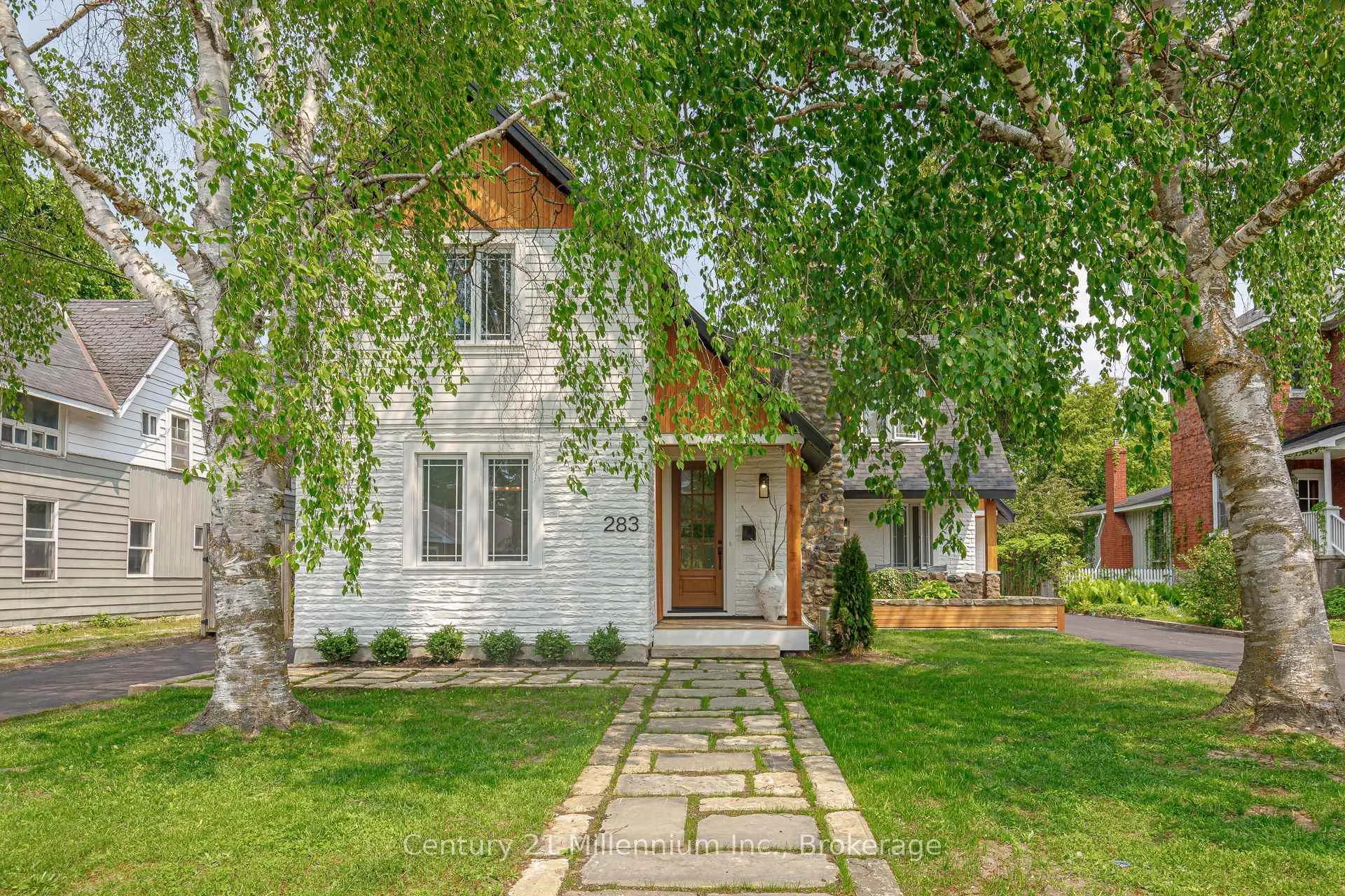 Front of 285 Maple Street