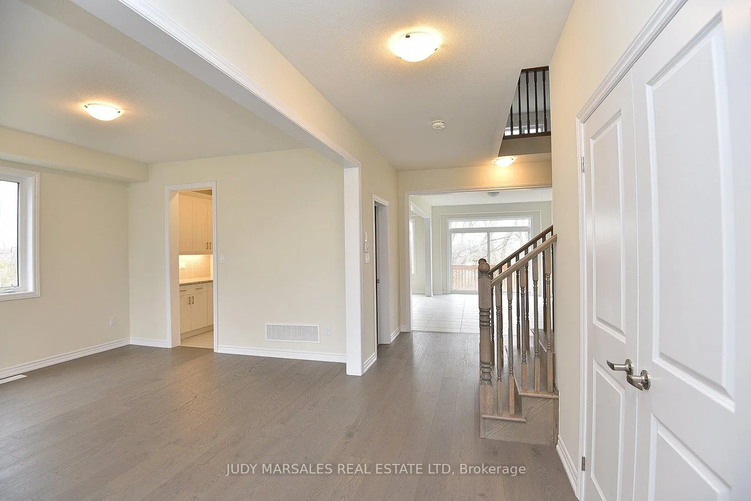 Photo 4 of 42 Mears Place, Brant, Paris — HOMEH