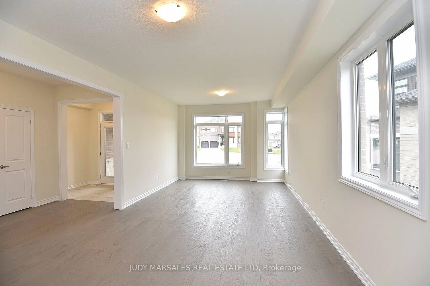 Photo 11 of 42 Mears Place, Brant, Paris — HOMEH