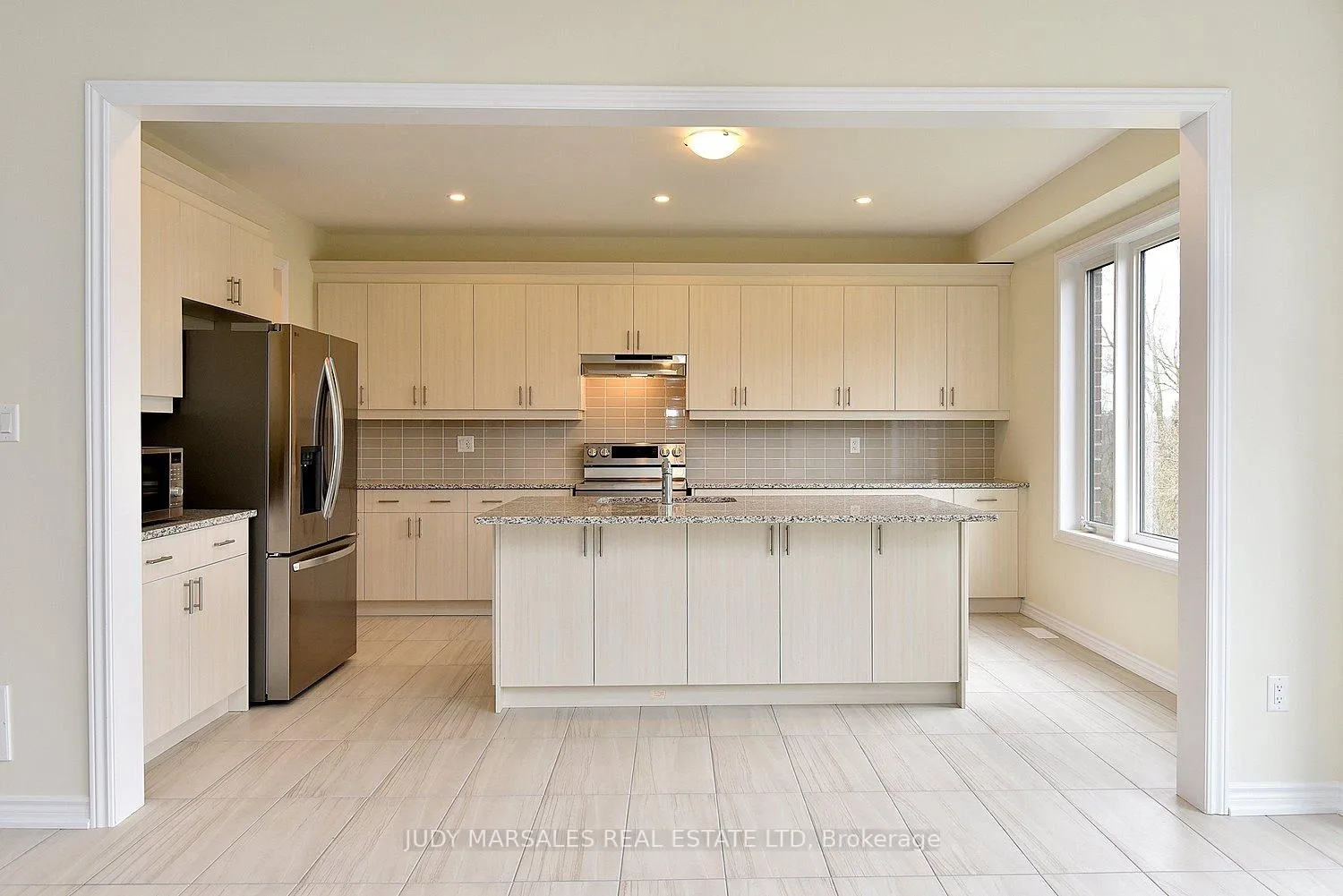 Photo 32 of 42 Mears Place, Brant, Paris — HOMEH