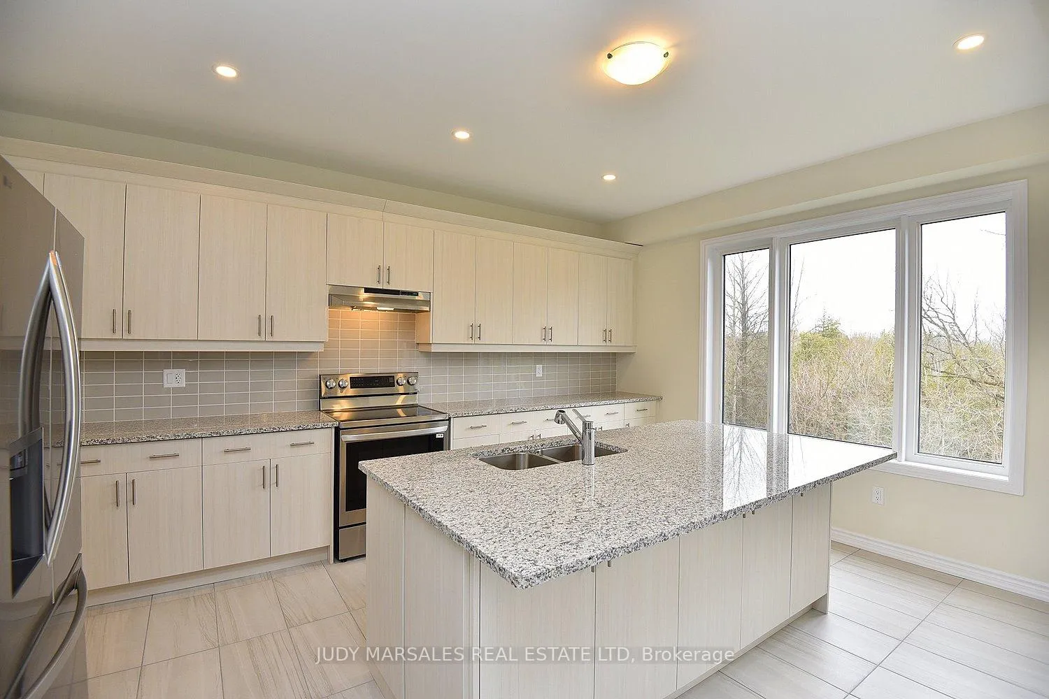 Photo 36 of 42 Mears Place, Brant, Paris — HOMEH