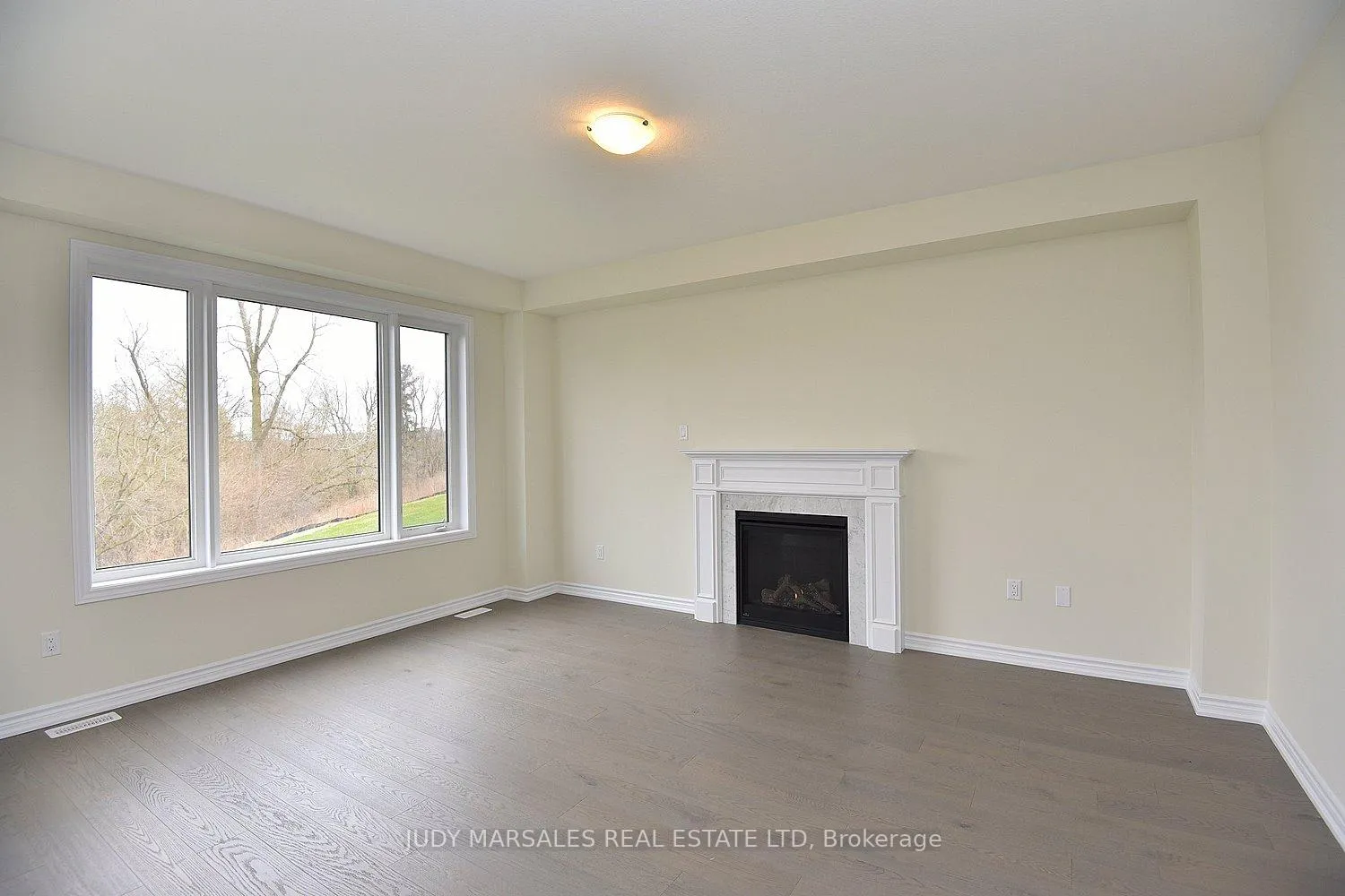 Photo 46 of 42 Mears Place, Brant, Paris — HOMEH