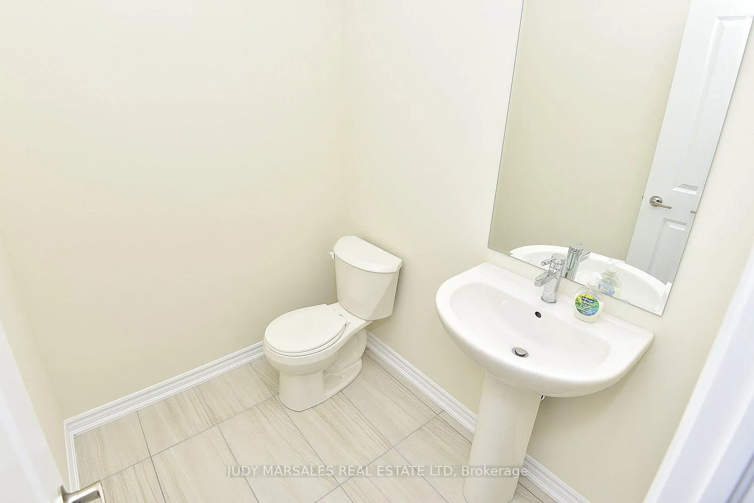 Photo 47 of 42 Mears Place, Brant, Paris — HOMEH