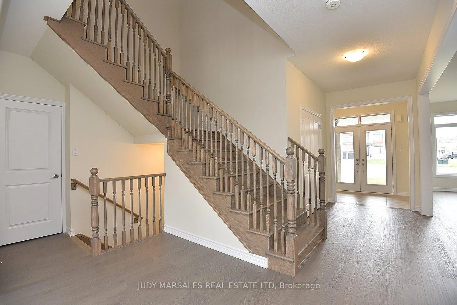 Photo 51 of 42 Mears Place, Brant, Paris — HOMEH
