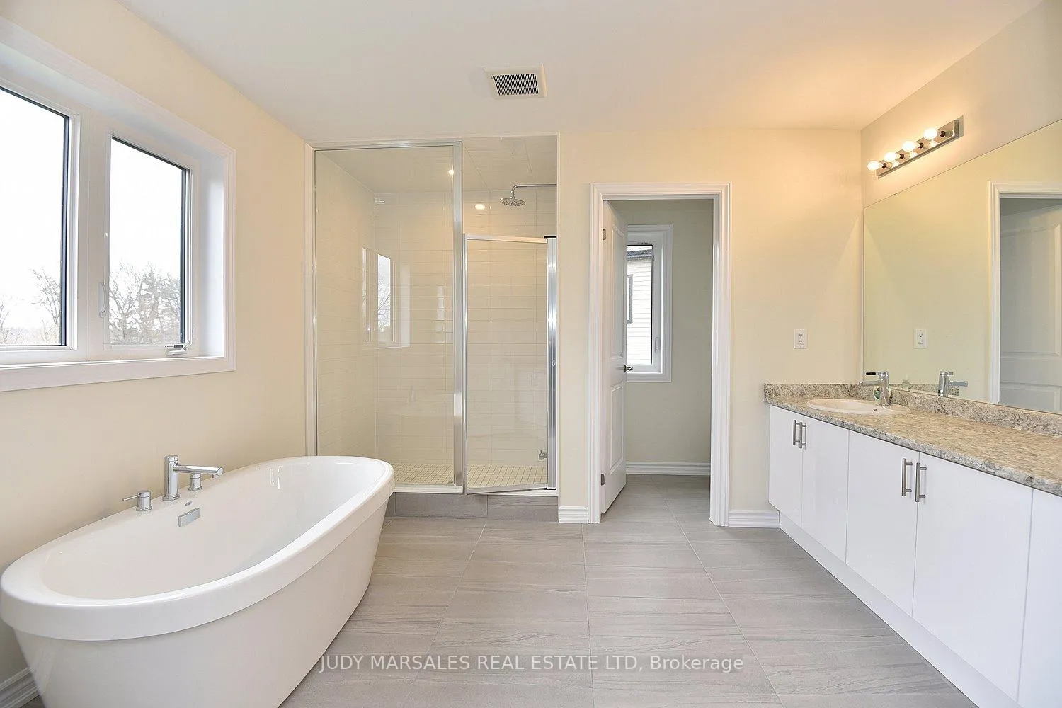 Photo 65 of 42 Mears Place, Brant, Paris — HOMEH