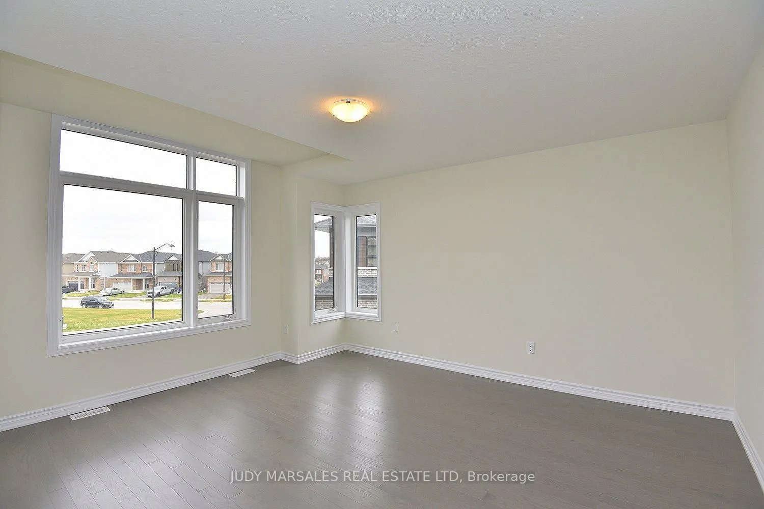 Photo 75 of 42 Mears Place, Brant, Paris — HOMEH