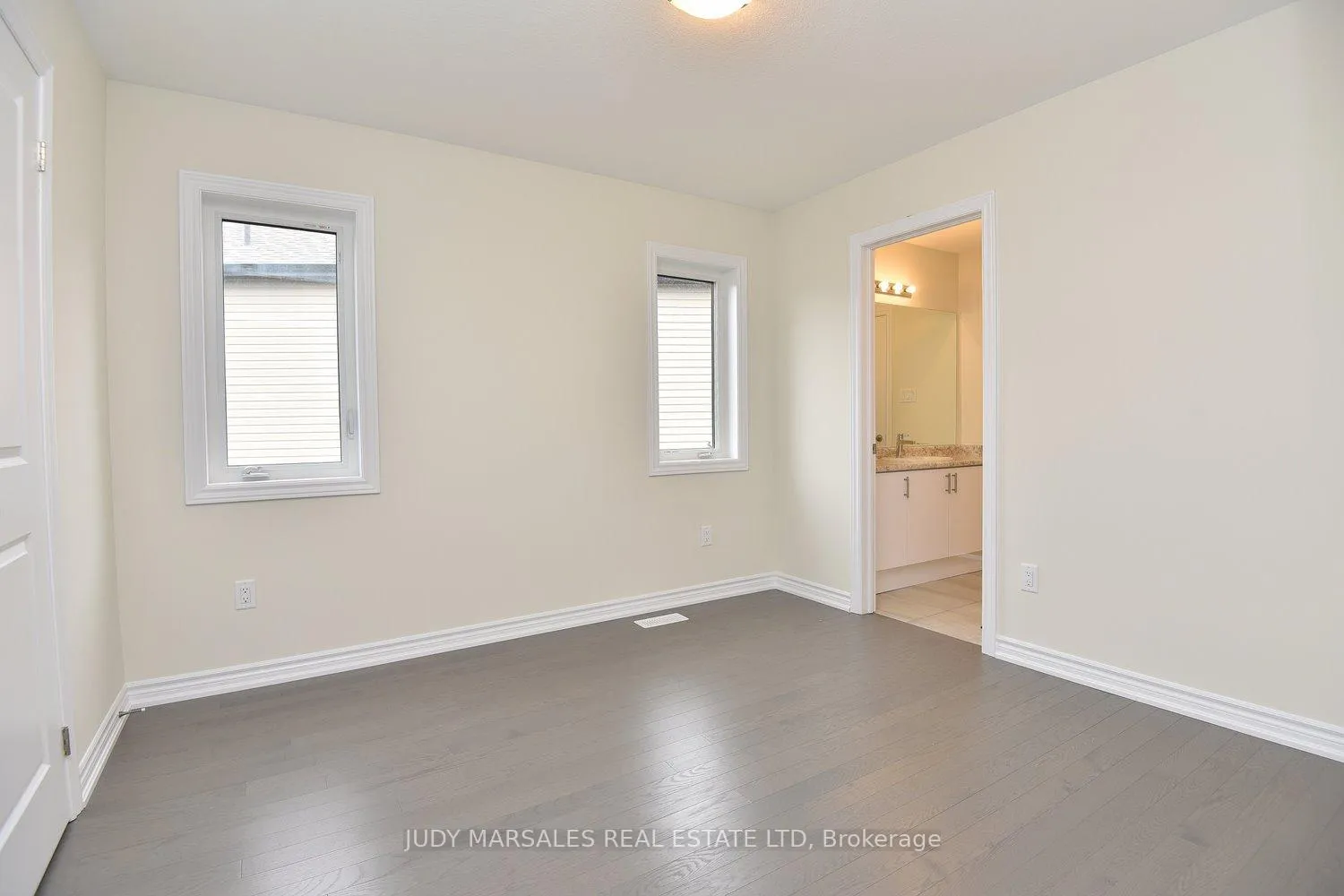 Photo 91 of 42 Mears Place, Brant, Paris — HOMEH