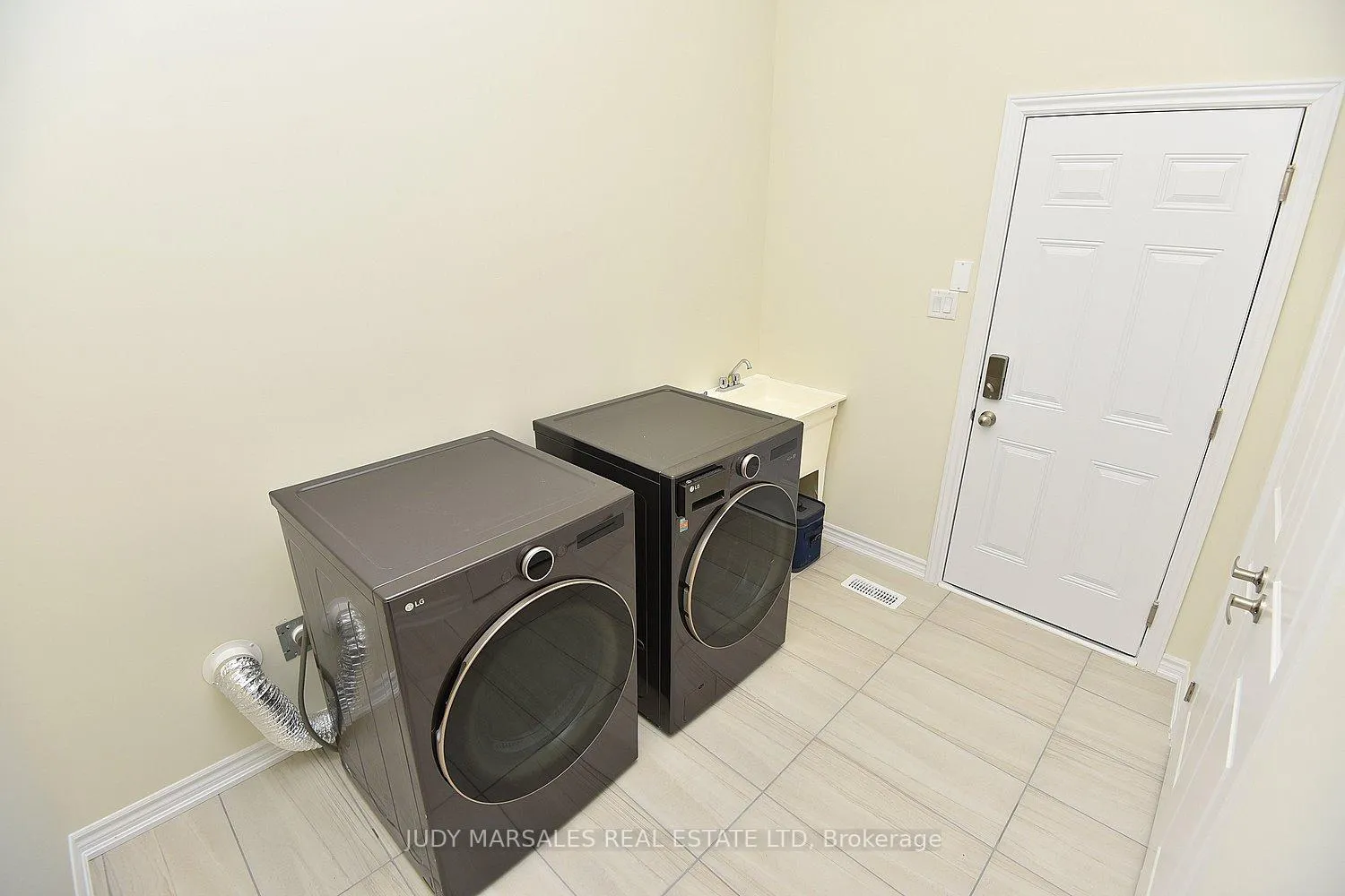 Photo 96 of 42 Mears Place, Brant, Paris — HOMEH
