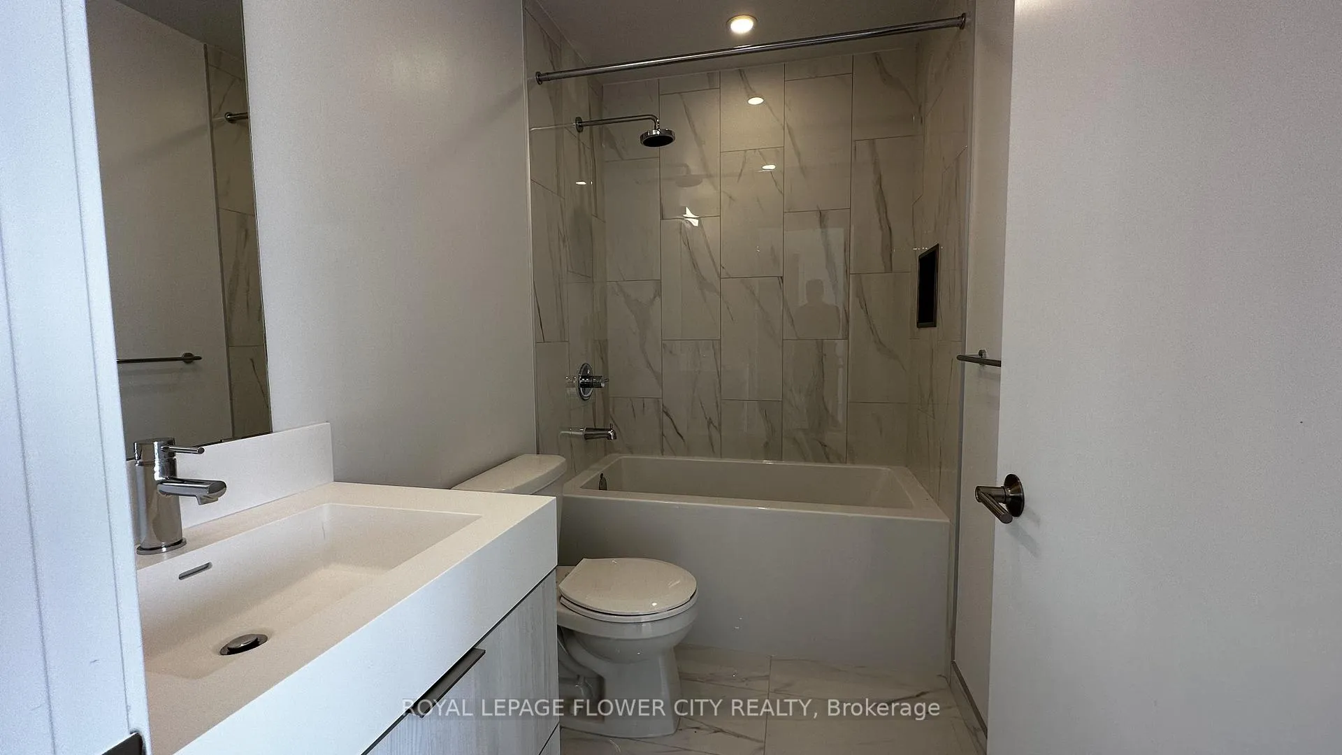 Photo 10 of Unit 2804, 130 River St Street, Toronto, Regent Park — HOMEH