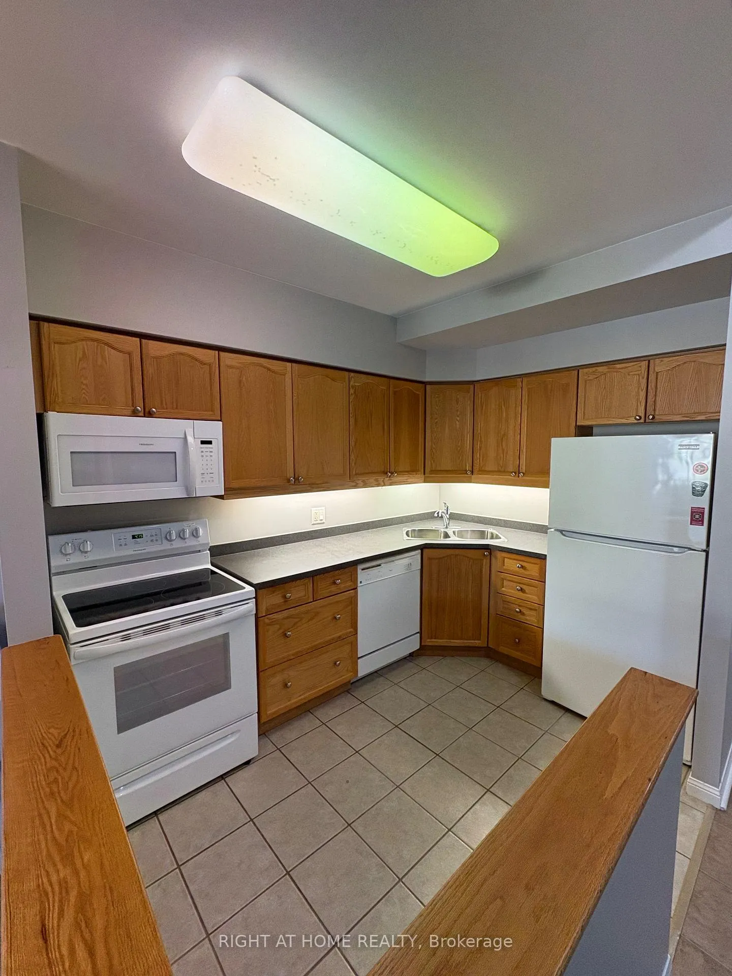Photo 33 of Unit 101, 90 Dean Avenue, Barrie, Painswick South — HOMEH
